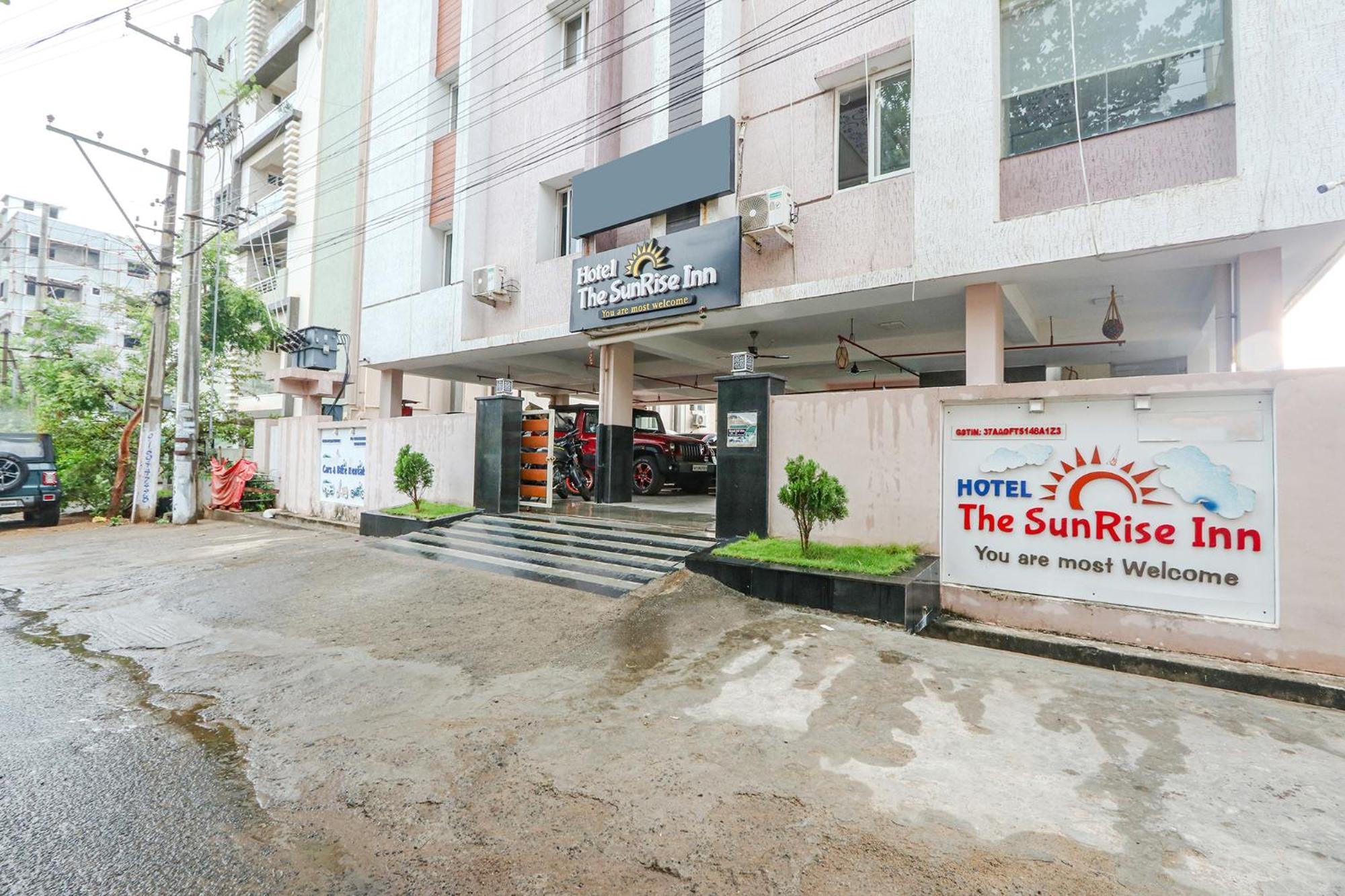 Fabhotel The Sunrise Inn - Nr Gayatri Vidya Parishad College Of Engineering ヴィシャーカパトナム エクステリア 写真
