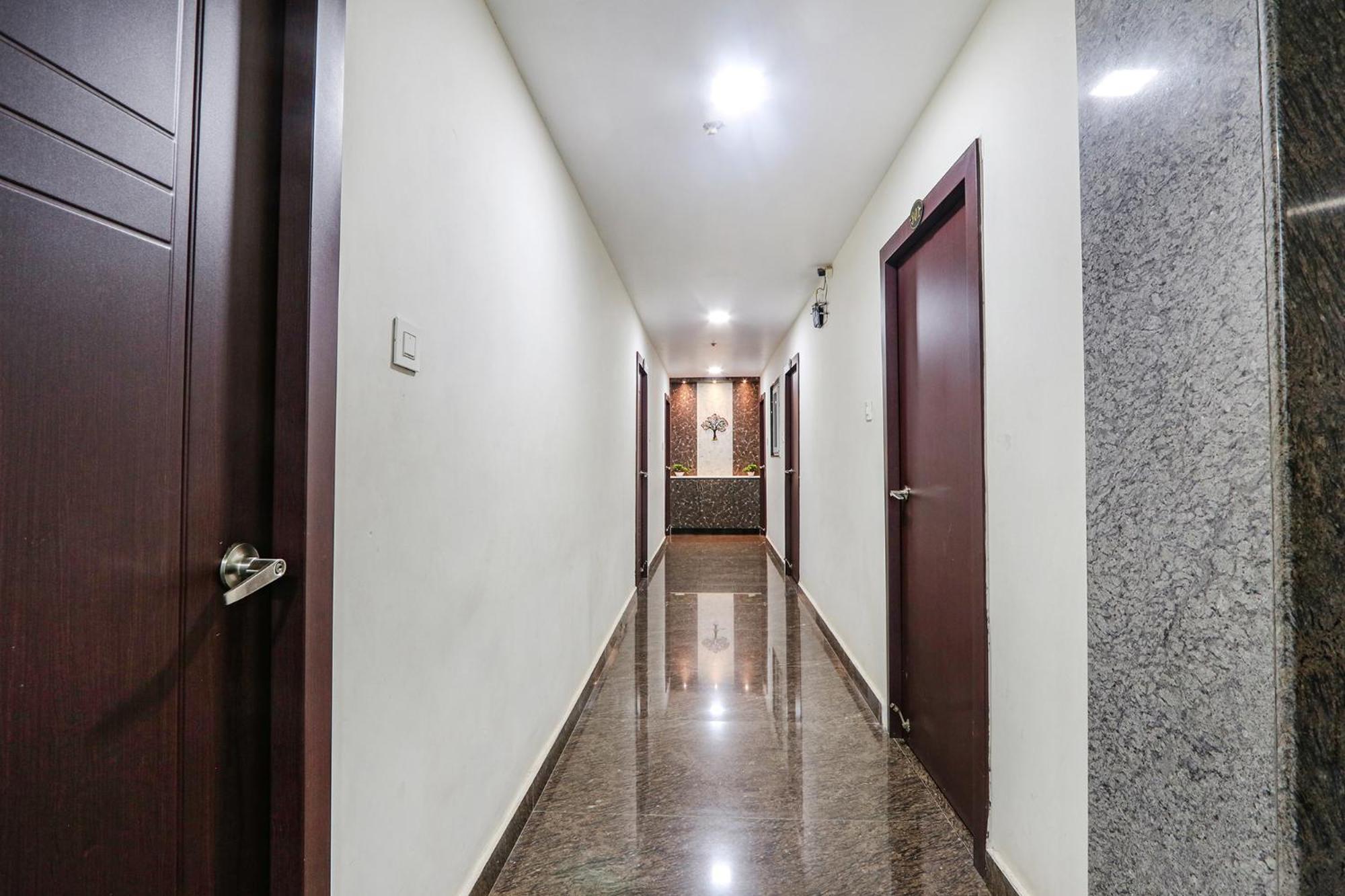 Fabhotel The Sunrise Inn - Nr Gayatri Vidya Parishad College Of Engineering ヴィシャーカパトナム エクステリア 写真