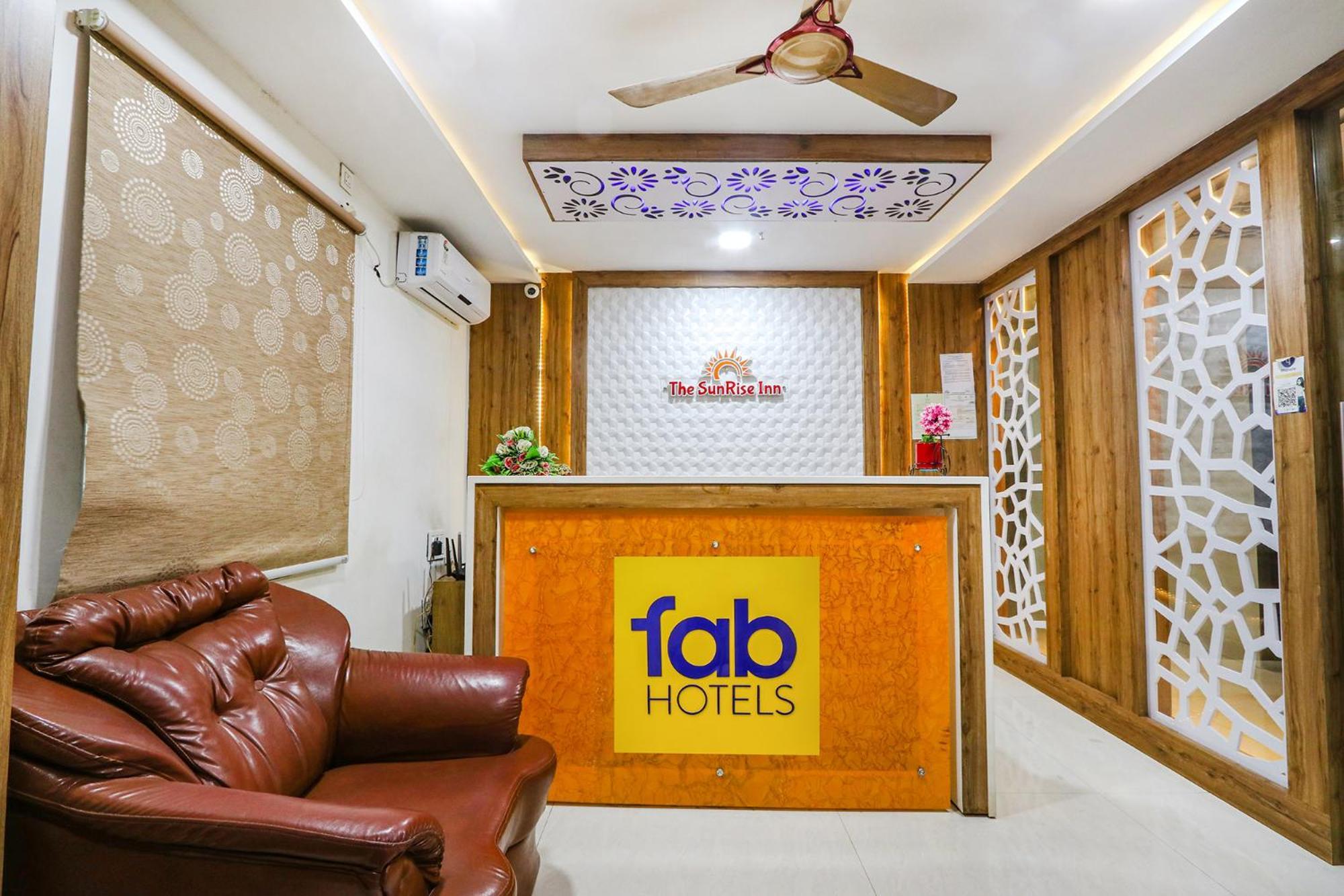 Fabhotel The Sunrise Inn - Nr Gayatri Vidya Parishad College Of Engineering ヴィシャーカパトナム エクステリア 写真