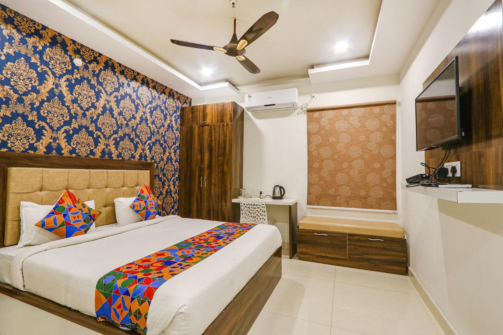 Fabhotel The Sunrise Inn - Nr Gayatri Vidya Parishad College Of Engineering ヴィシャーカパトナム エクステリア 写真