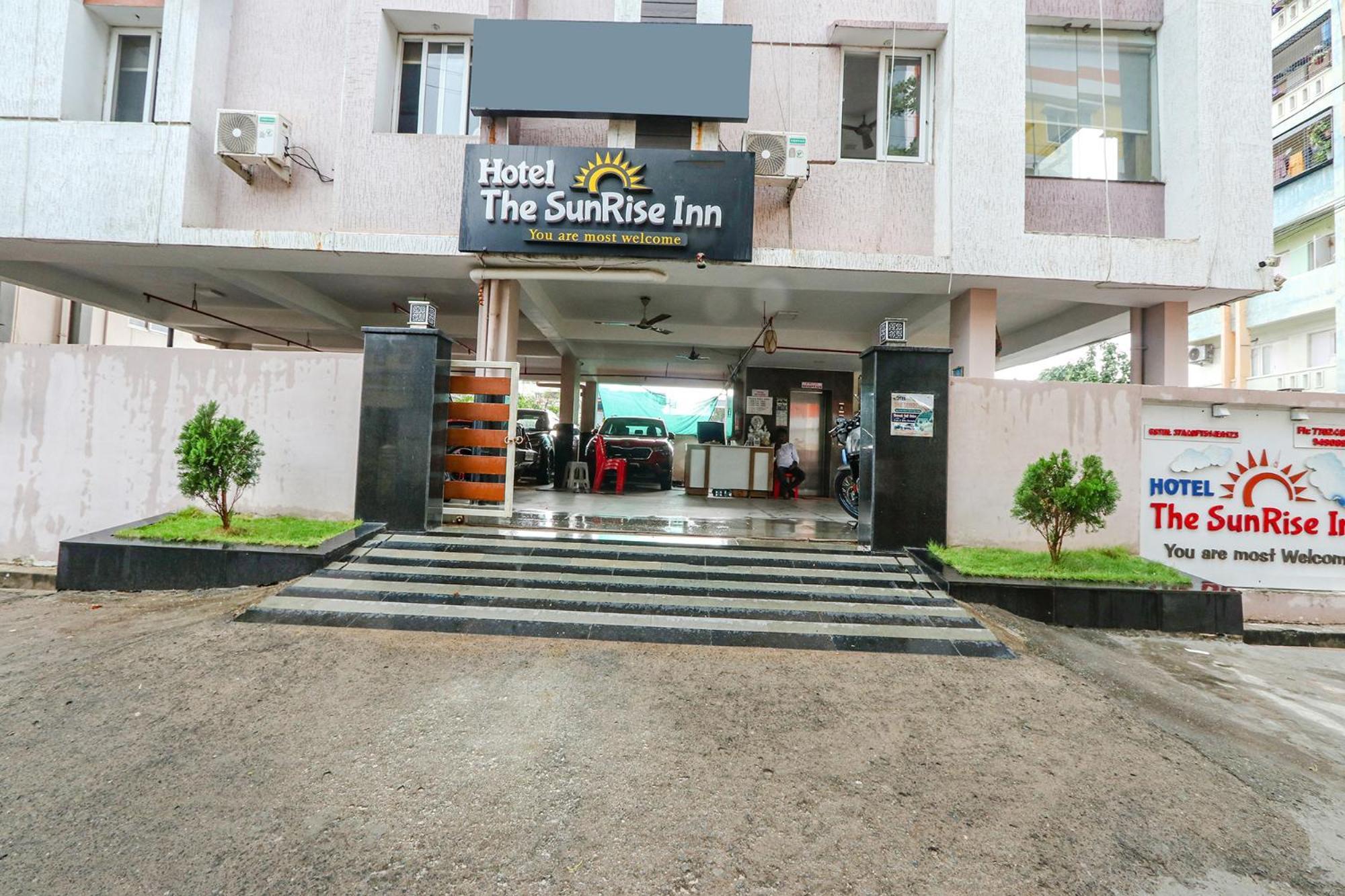 Fabhotel The Sunrise Inn - Nr Gayatri Vidya Parishad College Of Engineering ヴィシャーカパトナム エクステリア 写真